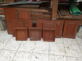 Take all borongan daun pintu dan laci lemari kayu bekas
