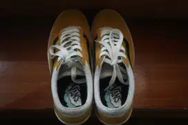 Sepatu Vans Vintage Suede (barang second)