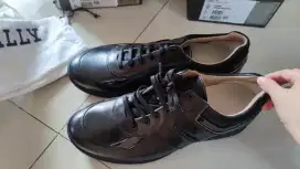 Sepatu bally denzel original. Lengkap dos. Tdk pernah dipakai.