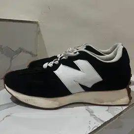 SEPATU SNEAKERS RUNNING NEW BALANCE 327 BLACK NB