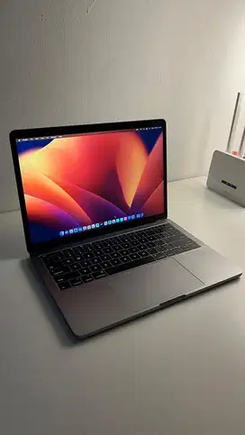 Macbook pro retina 2017 13,3” 128gb GOOD CONDITION