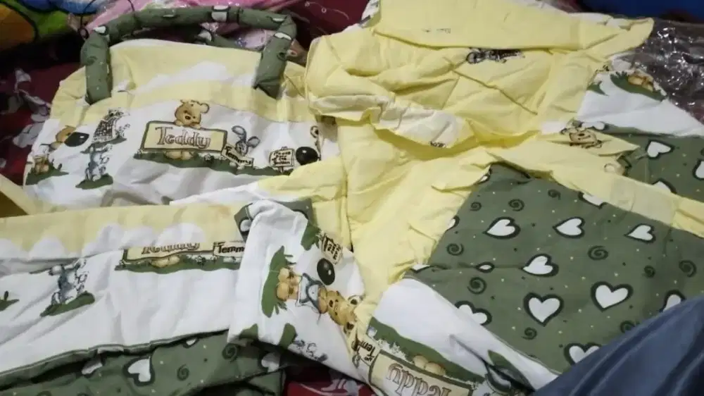 Paket perlengkapan bayi