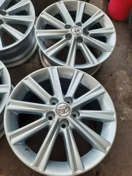 Velg Toyota Camry HYBRID R.17 ori