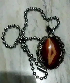 Aneka liontin batu