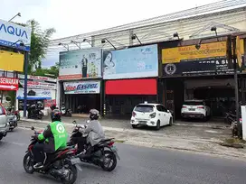 Ruko 2 Lantai Strategis di Jalan Palagan