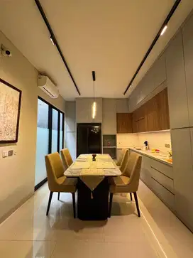 Meja makan marmer white carara dan set kursi kayu jati , salah beli