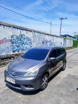 Nissan Grand Livina MT 2017