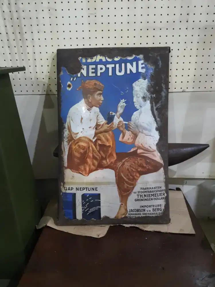 ENAMEL NEPTUNE VINTAGE KOLEKSI