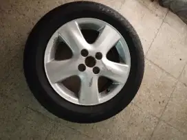 Velg Yaris bakpao