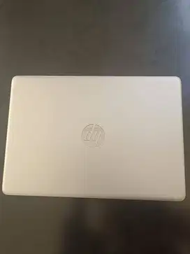 Dijual Cepat Laptop HP 14 inch Kondisi Bagus Jarang Pemakaian Like New