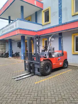 Jual Forklift Diesel HELI 5 Ton Single Tire Engine Mitsubishi Japan
