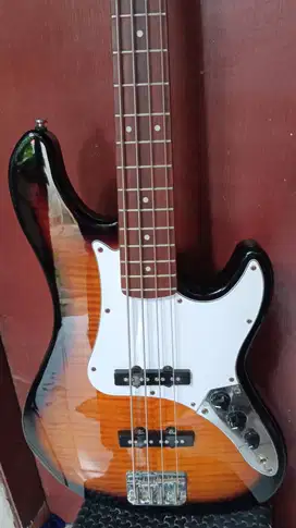 Bass cort mulus like new