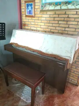 Piano Yamaha LU80PM