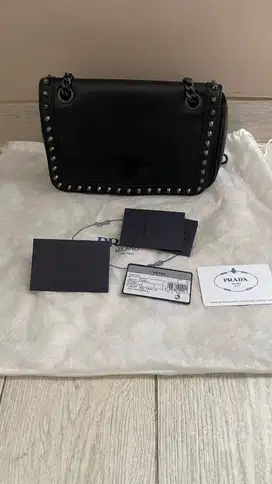 FS: Bag Prada with black chain original fr Italy
