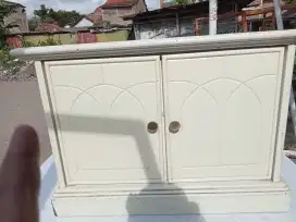 Jual lemari tv  bekas serbaguna