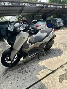 YAMAHA XMAX 250