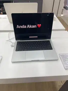 Macbook m4 pro bisa di cicil tanpa kartu cukup KTP