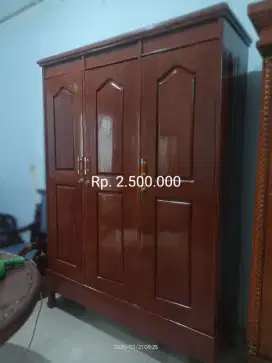 Simple lemari kayu jati 3 pintu bekas dah plitur ulang