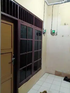 Di Jual rumah kontrakan 2 pintu dearah Petukangan,Jaksel