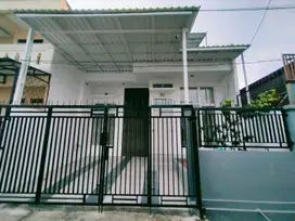 Dijual Termurah Rumah 2lt Rapih dkt GLC di Ketapang Cipondoh Tangerang