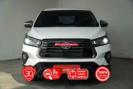 Toyota Innova Venturer Diesel 2.4 A/T 2021