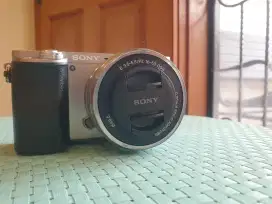 Sony A6000 Kit 16 - 50 mulus banyak bonus