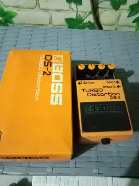 Efek boss turbo distortion