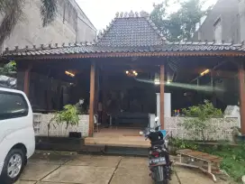 Sewa atau jual , cocok utk resto atau gudang