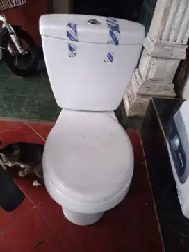Kloset Duduk merk Toto type SW 784 JP