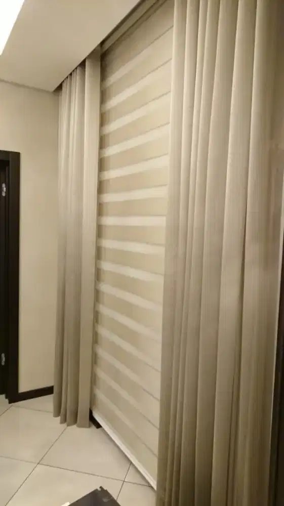 Pasang gordyn gorden murah vertikal roll blind jasa wallpaper dinding