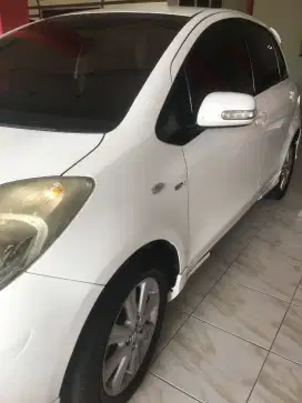 Dijual Yaris manual pribadi