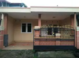 DISEWAKAN RUMAH SIAP PAKAI SUMAMPIR DEKET DENGAN UNSOED