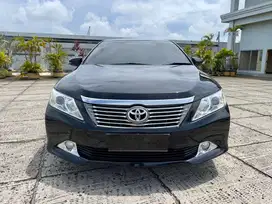 DP 5JT [LOW KM 81.000] TOYOTA CAMRY V AT 2014 HITAM ISTIMEWA TT 2013