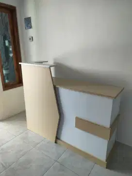 Meja bar minimalis