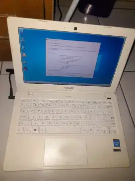 Nerbook Asus X200M