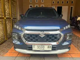 Suzuki grand vitara hybrid sunroof