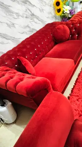 Sofa merah mewah