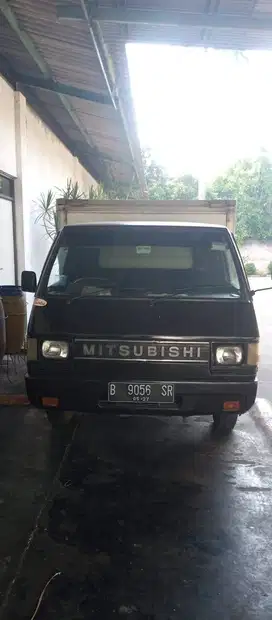 DIJUAL MITSUBISHI L300 BOX 2002