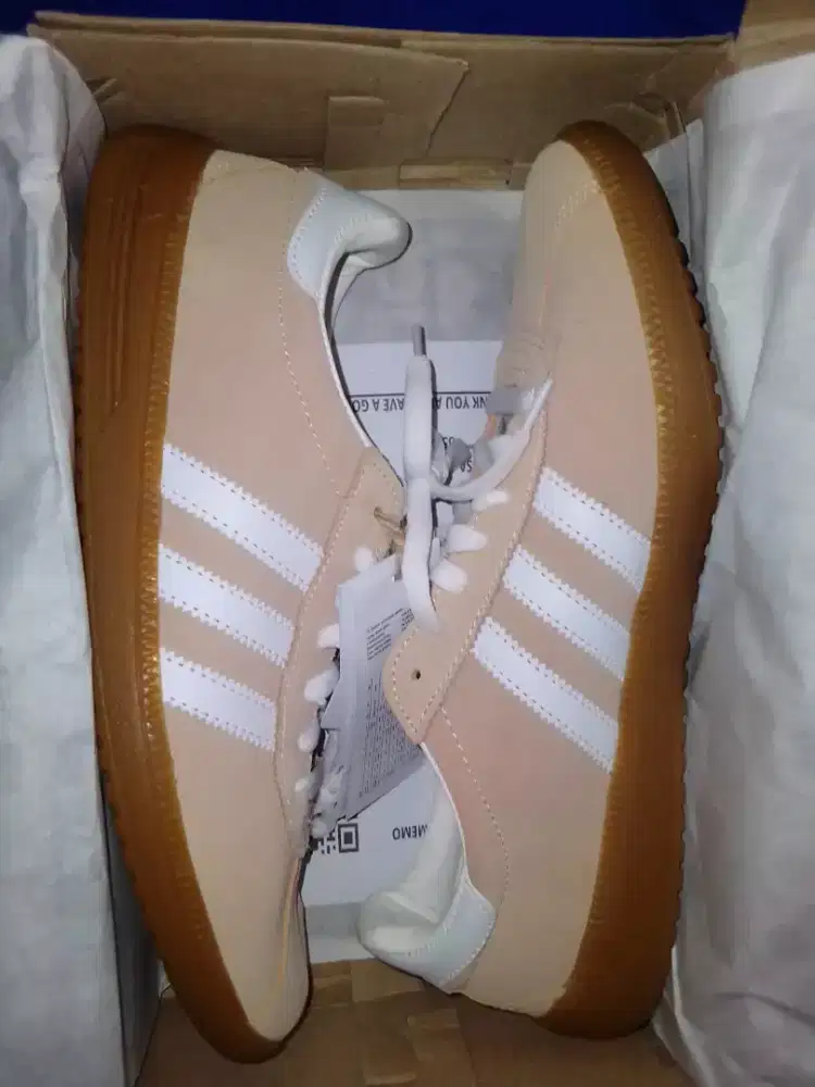 Sepatu AdiTensaur Krem