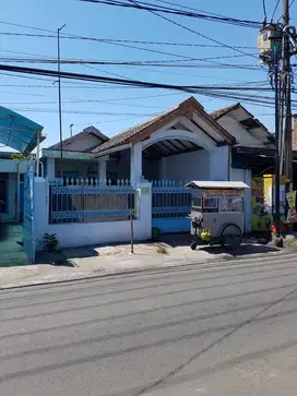 Rumah di kampung malang surabaya tengah kota