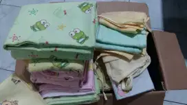 Dijual perlengkapan bayi (selimut, baju, celana, gendong dll)