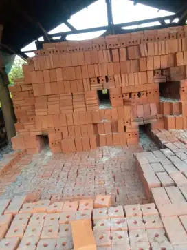 Buat garasi pake bata bolong jos