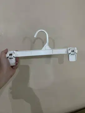 Hanger gantungan jepit celana