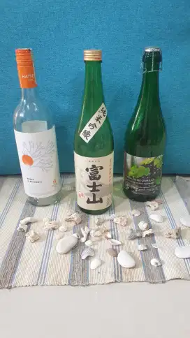 Botol kosong bekas minuman