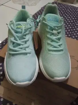 Sepatu Running cewek Diadora Original