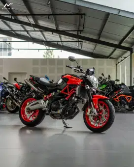 Aprilia Shiver 750 Factory Red 2014 Low odo 3 Rb Km