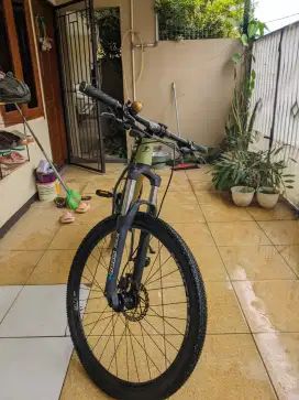 SEPEDA MTB UNITED CLOVIS 3.00