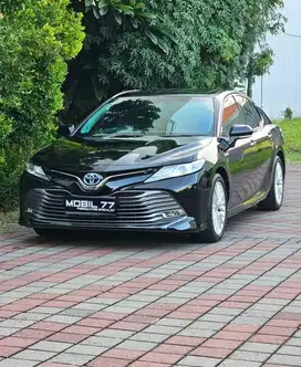 Toyota New Camry 2.5L Hybrid odo 25rb Tahun 2021