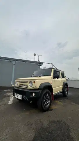 Suzuki Jimny JB74 Two-Tone M/T
