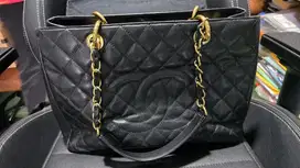 CHANEL Black Clair Caviar Grand Shopping Tote Silver